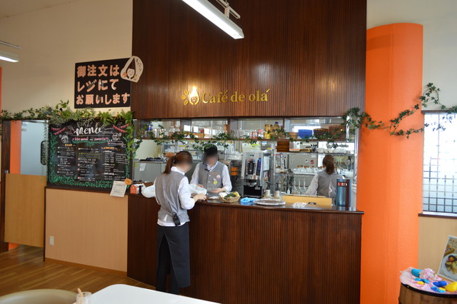 酒田米菓のカフェ・デ・オラ（Cafe de ola）のカウンター