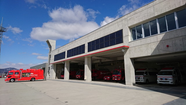 防災センターで消防車や救急車が勢ぞろい