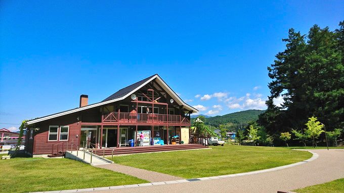 あそびあ_管理棟裏側