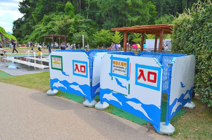 あそびあランド-ふんすい広場の着替えエリア