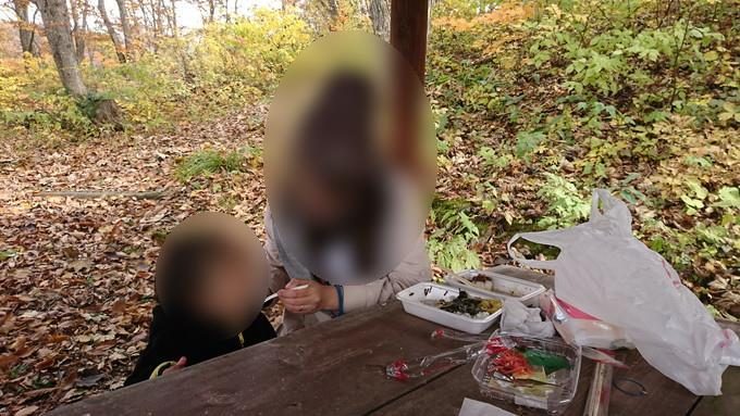 蔵王の鴫の谷地沼の紅葉_昼食3