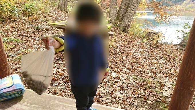 蔵王の鴫の谷地沼の紅葉_どんぐり