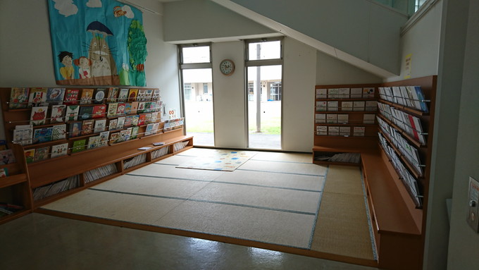 けやきホール_絵本コーナー