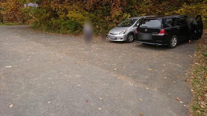 蔵王の鴫の谷地沼の紅葉_駐車場