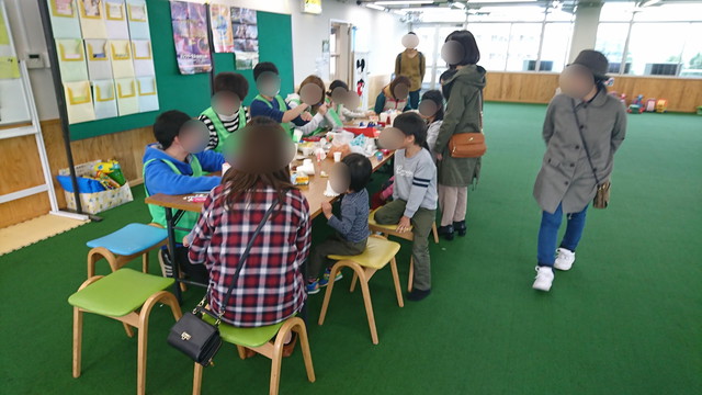 やまぎんこども館4階の交流広場の様子1