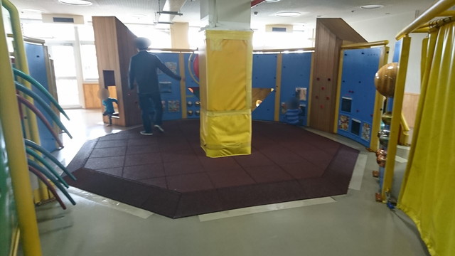 やまぎんこども館３階かんじるめいろ2