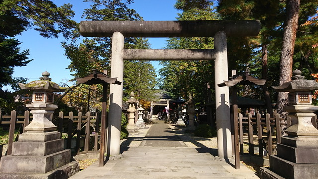 上杉神社（松が岬公園）の参道13