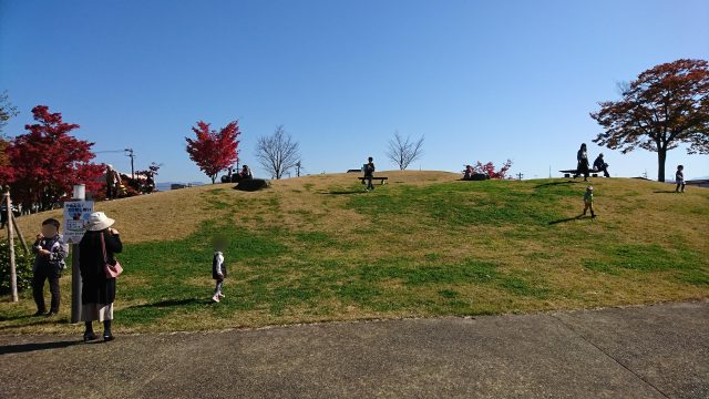 上杉神社（松が岬公園）の伝国の杜の丘