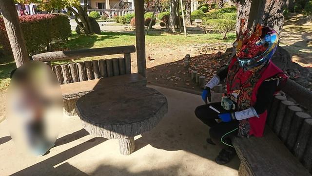 上杉神社（松が岬公園）の参道で仮面ライダー発見2