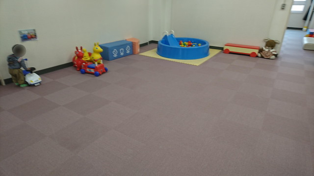 やまぎんこども館4階の乳幼児の部屋の様子2