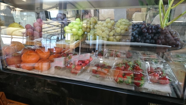 ハタケカフェ(HATAKE CAFE)の店内のフルーツ