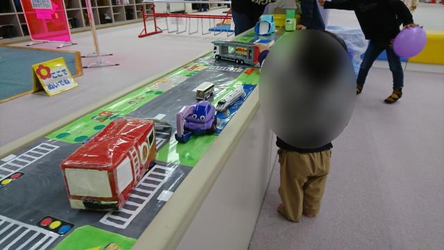 新庄市わらすこひろばの下足箱のおもちゃ