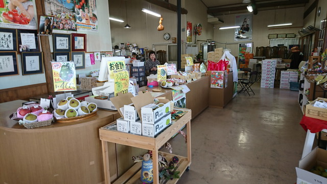 高橋フルーツランドの直売店の様子5