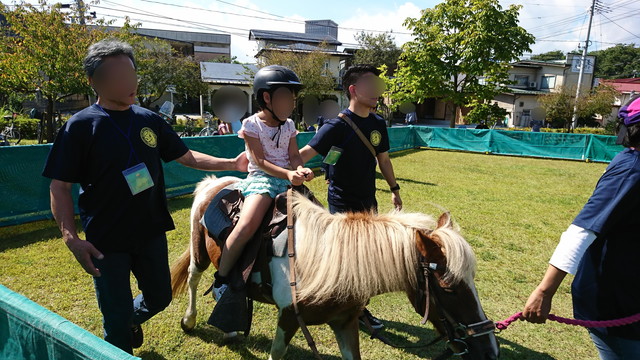やまがた馬まつりの乗馬体験の様子