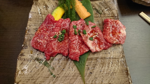 焼肉専科牛力のA5ランク山形牛カルビ山形牛ロース