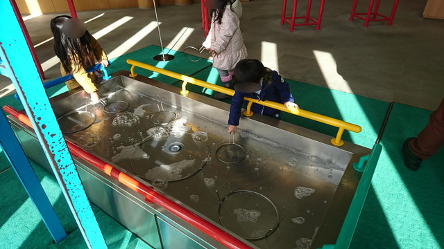 産業科学博物館4Fのシャボン玉コーナー