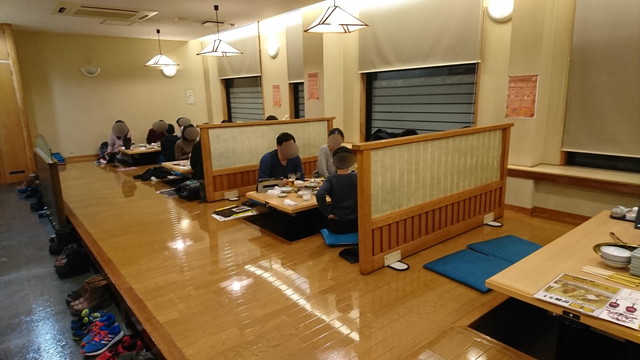 焼肉専科牛力の座敷の様子