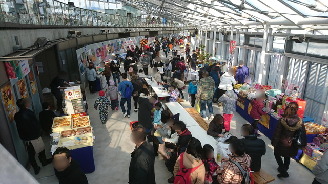 やまがた雪フェスティバルのセンターハウス1階の様子