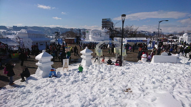 やまがた雪フェスティバルのメインステージ全景