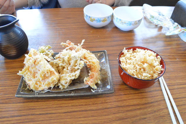 大石田の蕎麦屋まんきちの天ぷらと揚げ玉