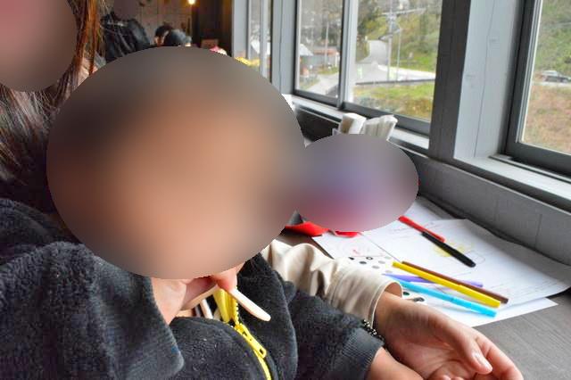 COZAB GELATO(コザブジェラート)のジェラートをいただく次男