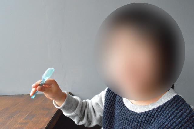 COZAB GELATO(コザブジェラート)のジェラートをいただく長男