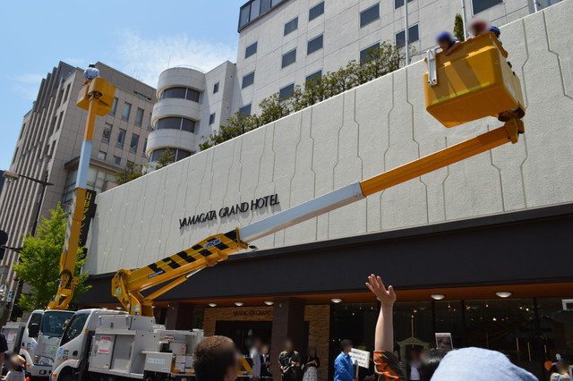 はたらく車大集合-高所作業車