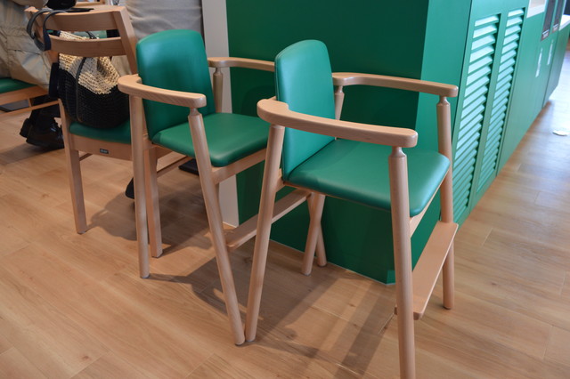 道の駅米沢-フードコード-こども用のイス