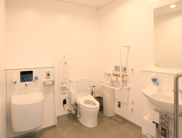 道の駅米沢-多目的トイレ