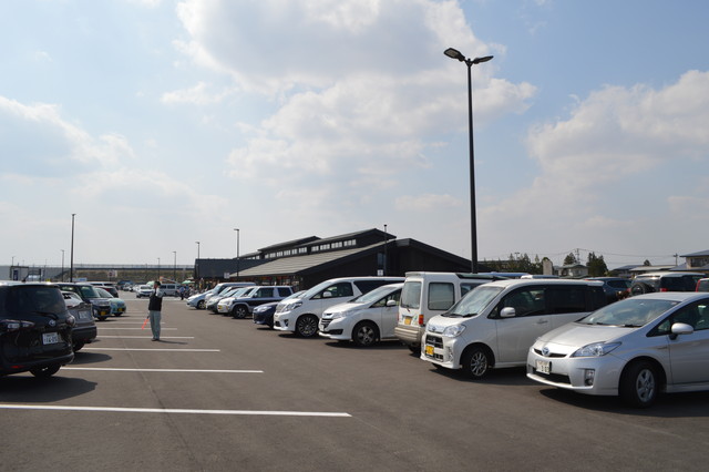 道の駅米沢-駐車場の様子1