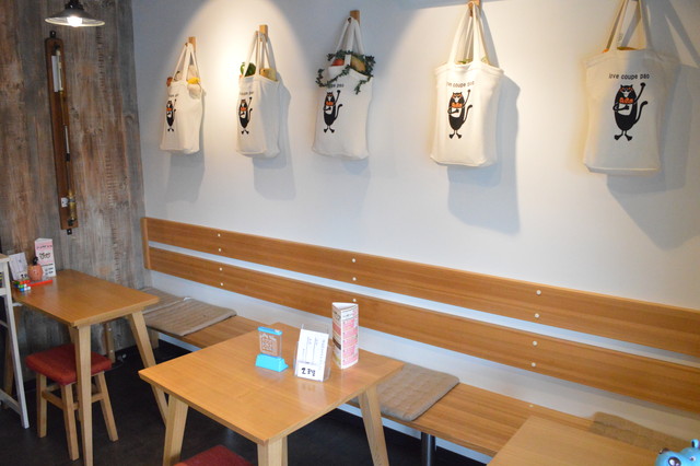 コッペdeサンド-飲食スペースの様子