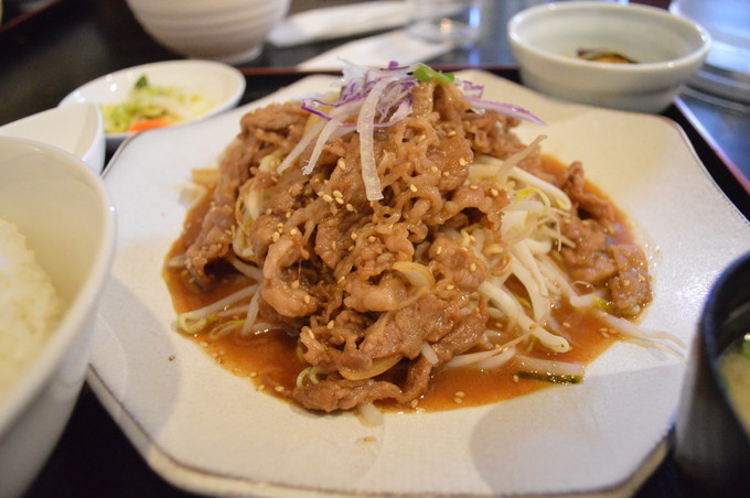 大盛り食堂わいわい亭_牛焼き定食2