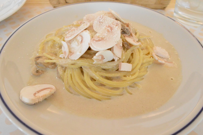 gura-レストラン-パスタ-マッシュルームのクリーム