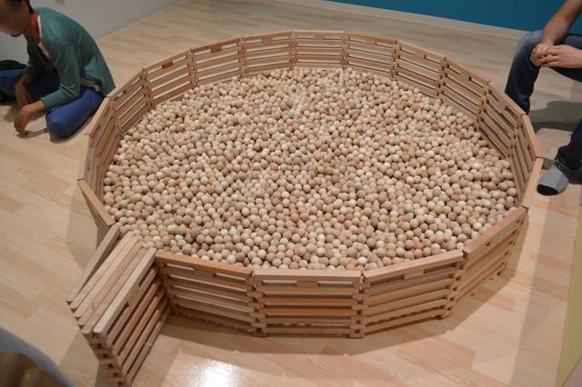 めんごりあ-０～２さいあそびば-木のプール