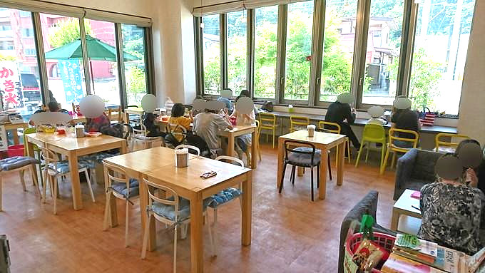 Ice cafe 弘水-赤塚製氷-店内の様子4-客席