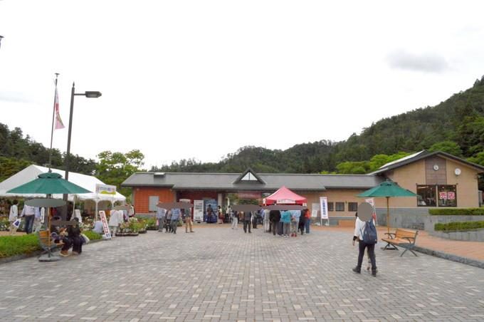 東沢バラ公園-入口1