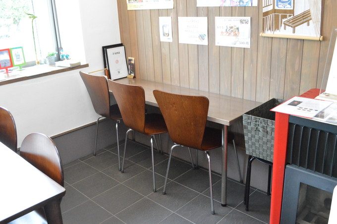 餅の星野屋-店内の様子-カウンター席2