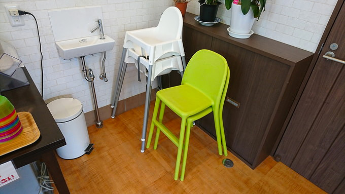 Ice cafe 弘水-赤塚製氷-おすすめサービス6-子ども用イス