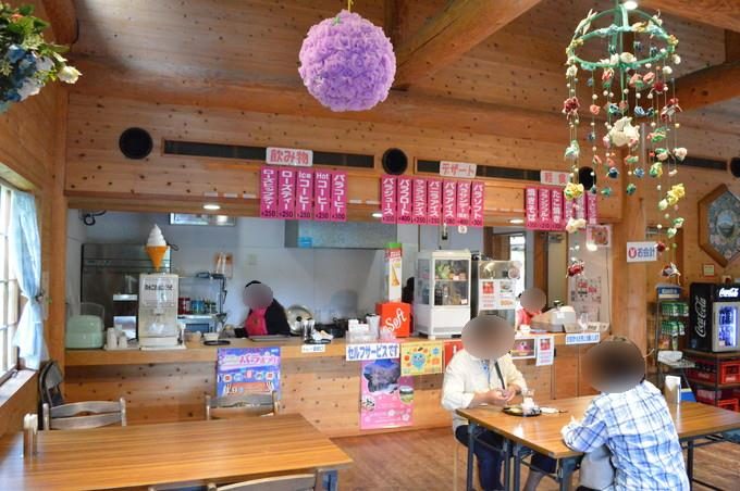 東沢バラ公園-バラ交流館