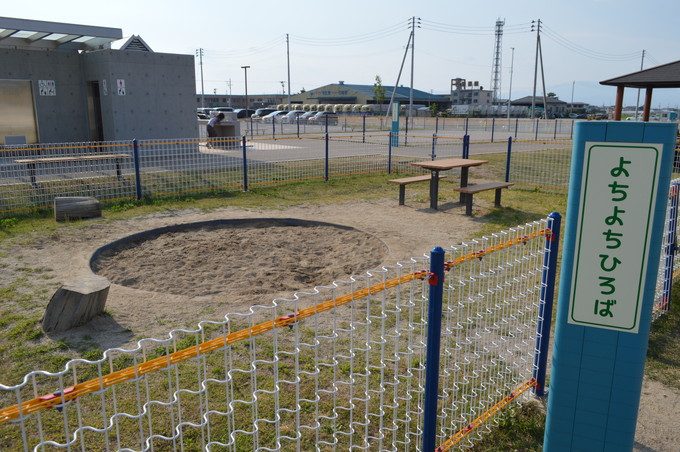 べにっこひろば-屋外-⑤よちよちひろば