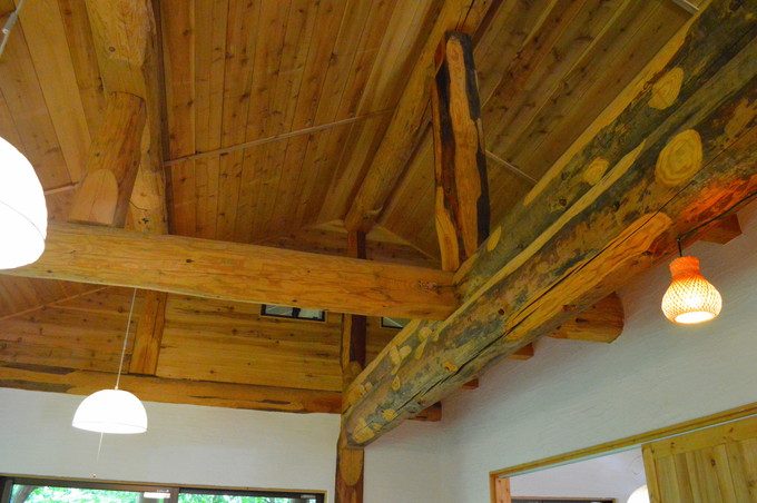 蔵王-おやまカフェ-店内の様子5-天井