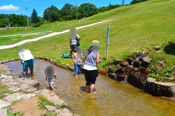 蔵王猿倉-みんなの広場-ニジマスつかみどり水遊び場2
