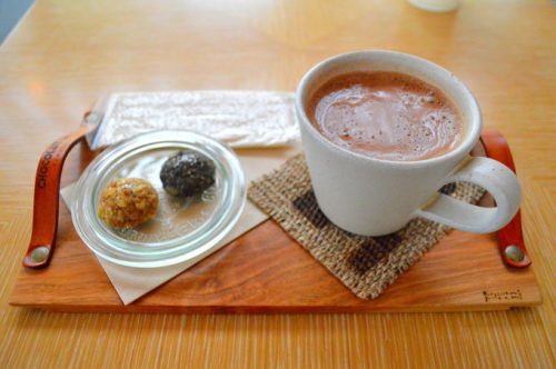CHOCOLATE Lab-おすすめメニュー1-ホットチョコレートクラシイク-クッキー付1
