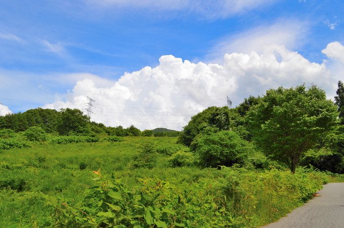 蔵王雲のベーカーリ-外観-道路から店舗反対側