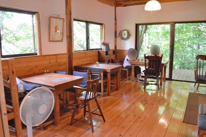 蔵王-おやまカフェ-店内の様子6-テーブル席