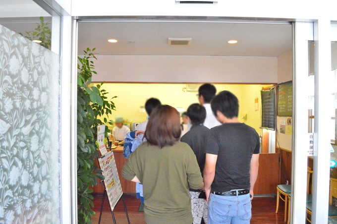 ハンズバーガー-店内の様子1