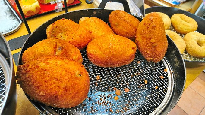 ラ-プロバンス-パン-蔵王牛カレーパン