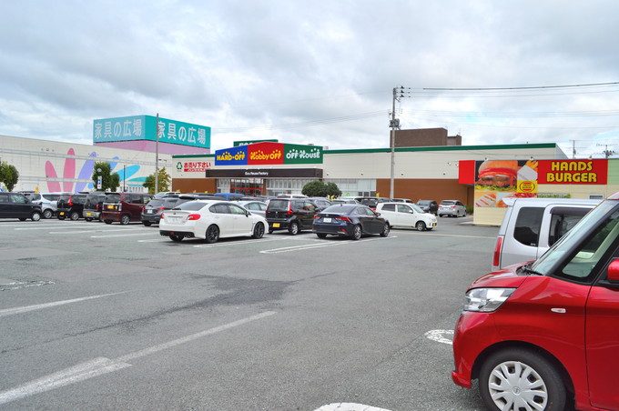 ハンズバーガー-駐車場2