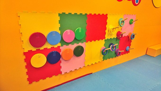 イオン山形北店-わいわいぱーく-輪投げや音の鳴るおもちゃ