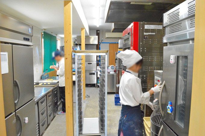 リンゴ苑のパン屋(ポム ド ジャルダン)-店内の様子2